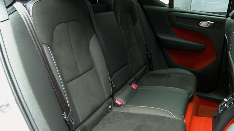VOLVO XC40 ESTATE 1.5 T5 Recharge PHEV R DESIGN 5dr Auto